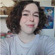 Je suis une étudiante en étude supérieure prête à aider les élèves. Les matières que j'enseigne sont sur mon profil.